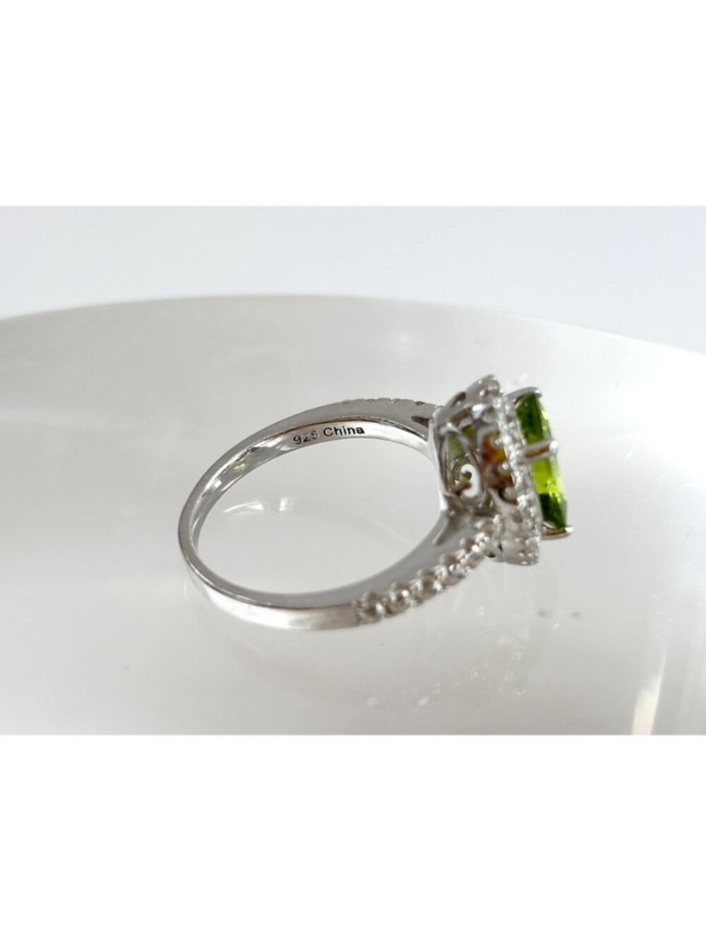 Peridot Gemstone Halo CZ Lined Sterling Silver 925 Vintage Ring - sz 7.25 - Picture 7 of 16